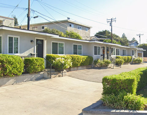 4110-4112 1/2 Ocean View Blvd Studio Apartment for Rent