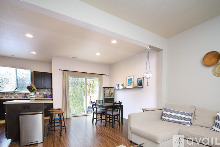 8513 NE 14th Pl. 3 Beds Townhouse for Rent - Photo gallery 4