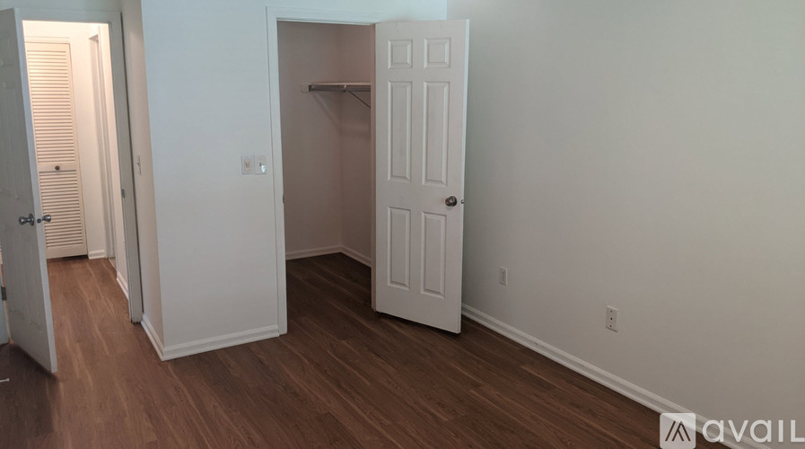 1465 E Putnam Ave 1 Apartment for Rent - Photo gallery 5