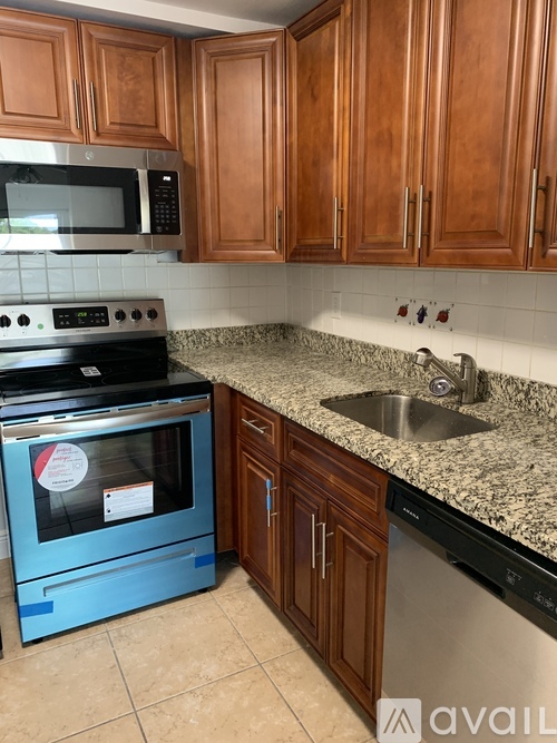 644 NW 13th St 2 Beds Apartment for Rent - Photo gallery 1
