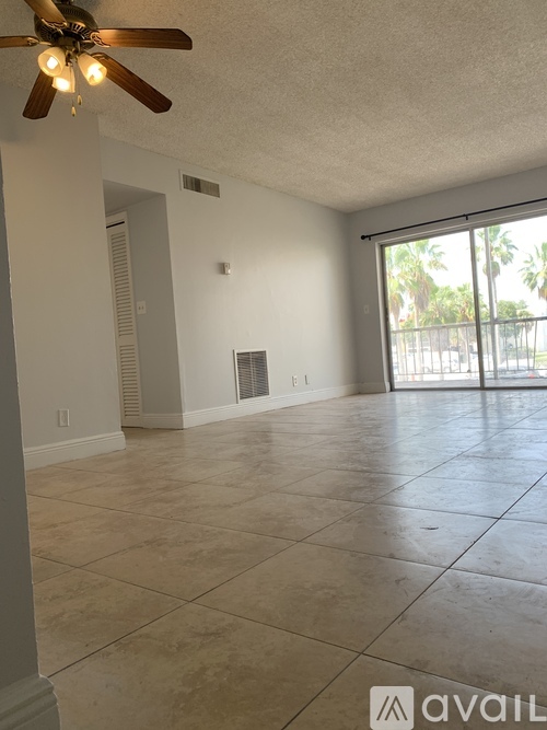 644 NW 13th St 2 Beds Apartment for Rent - Photo gallery 3