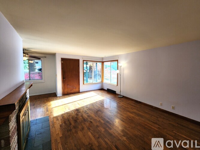 18027 Sunnyside Ave N 3 Beds Single Family Home for Rent - Photo gallery 5