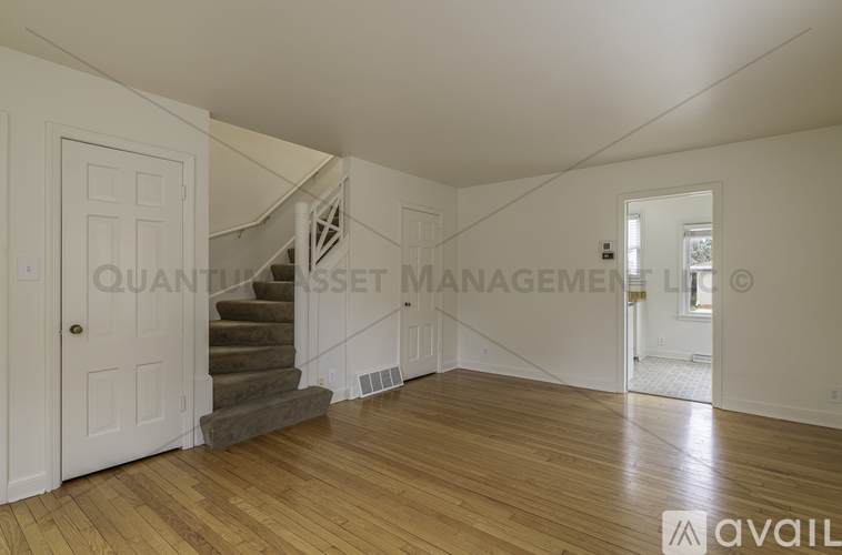 5034 N Bay Ridge Ave 2 Beds Townhouse for Rent - Photo gallery 5