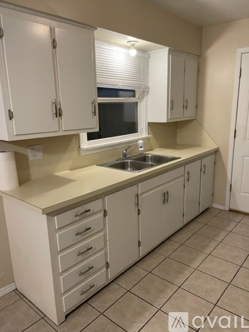 3812 NW Bell Ave 3 Beds Single Family Home for Rent - Photo gallery 5