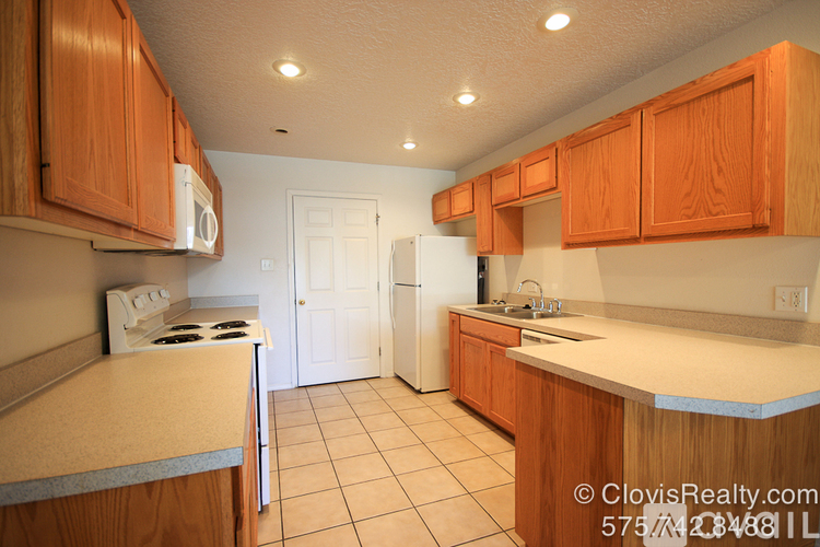 1600 South Avenue I 2 Beds Apartment for Rent - Photo gallery 5