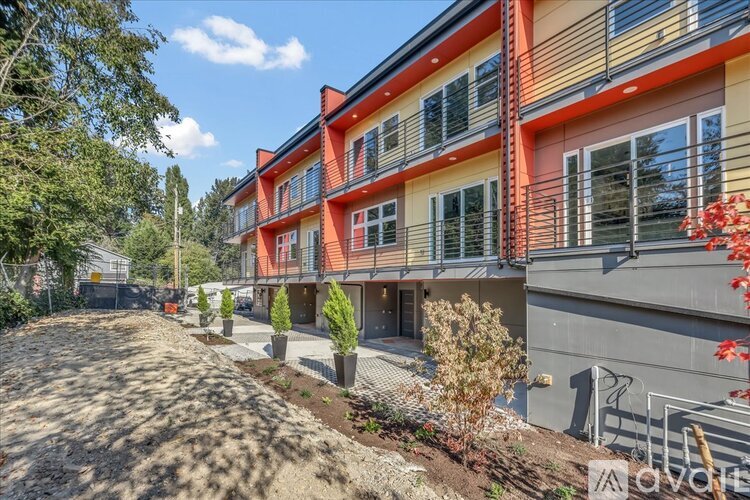 3117 NE 133rd St 3 Beds Apartment for Rent - Photo gallery 1
