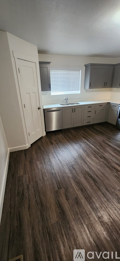 68 E 700 N 3 Beds Townhouse for Rent - Photo gallery 2