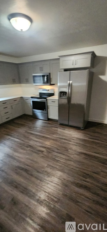 68 E 700 N 3 Beds Townhouse for Rent - Photo gallery 3