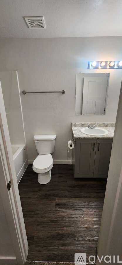 68 E 700 N 3 Beds Townhouse for Rent - Photo gallery 5