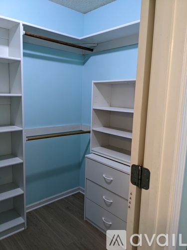 12615 S Clinton St 4 Beds Single Family Home for Rent - Photo gallery 4