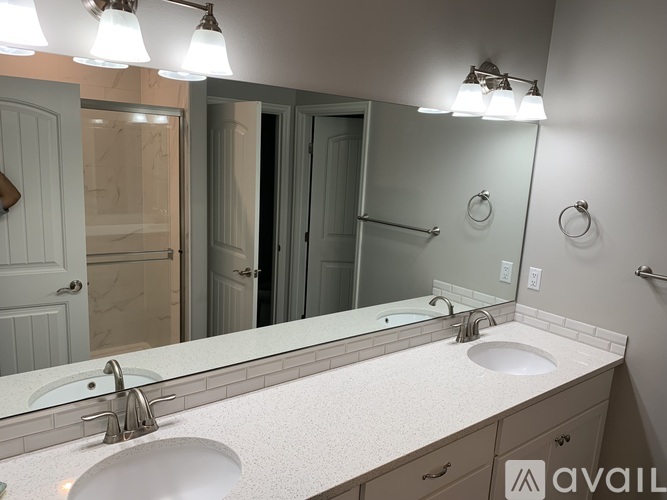 3129 South Young Place 4 Beds Single Family Home for Rent - Photo gallery 3
