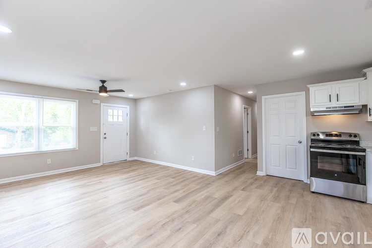213 Brooks Rd 3 Beds Single Family Home for Rent - Photo gallery 4