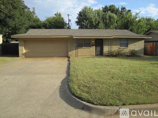 8313 NW 37th St 3 Beds Single Family Home for Rent - Photo gallery 1