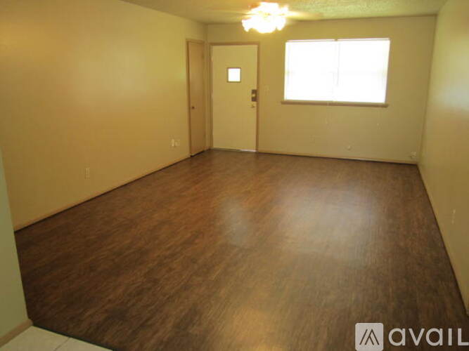 8313 NW 37th St 3 Beds Single Family Home for Rent - Photo gallery 2