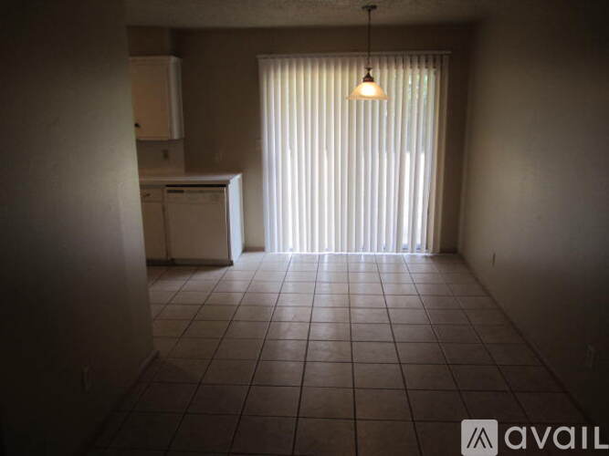 8313 NW 37th St 3 Beds Single Family Home for Rent - Photo gallery 4