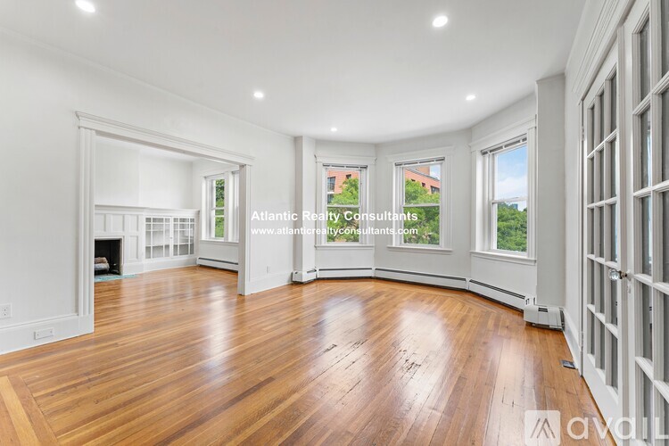 134 Pleasant St 3 Beds Apartment for Rent - Photo gallery 1