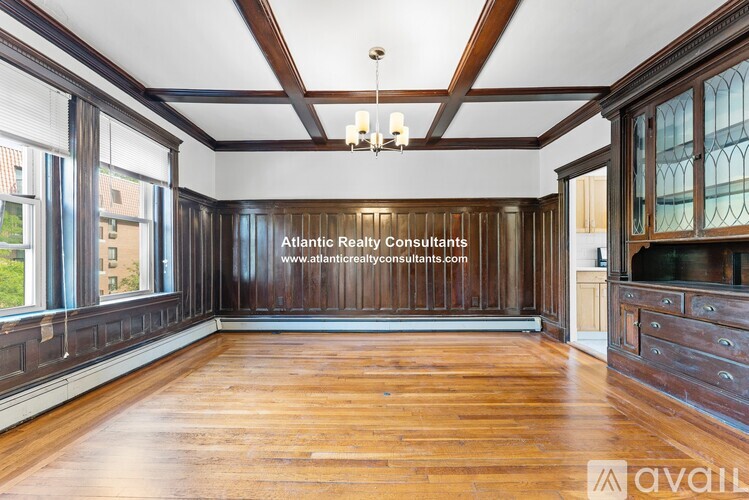 134 Pleasant St 3 Beds Apartment for Rent - Photo gallery 5