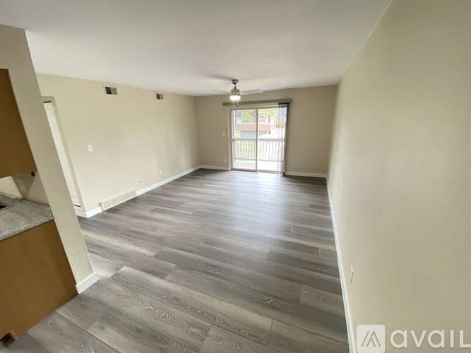 50 East Highline Circle 1 Condo for Rent - Photo gallery 5