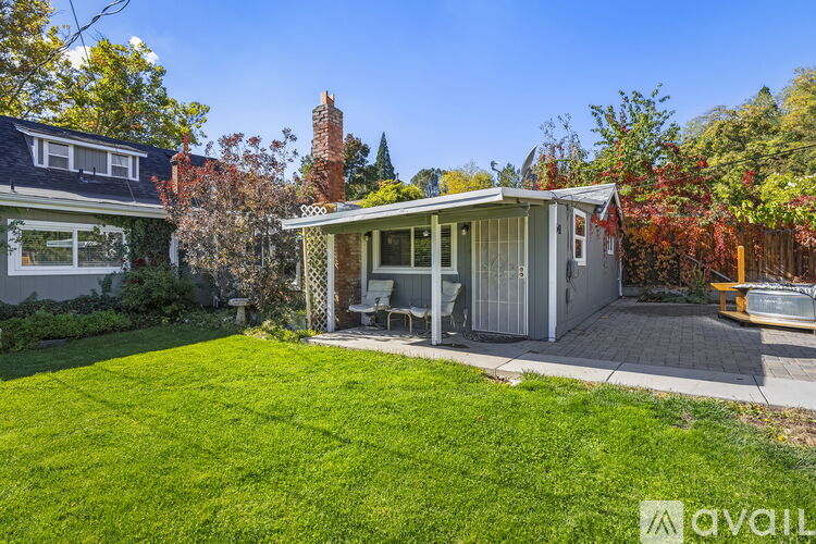 641 Saint Lawrence Avenue 2 Beds Single Family Home for Rent - Photo gallery 1