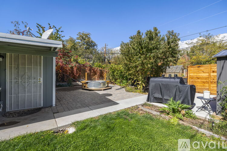 641 Saint Lawrence Avenue 2 Beds Single Family Home for Rent - Photo gallery 2