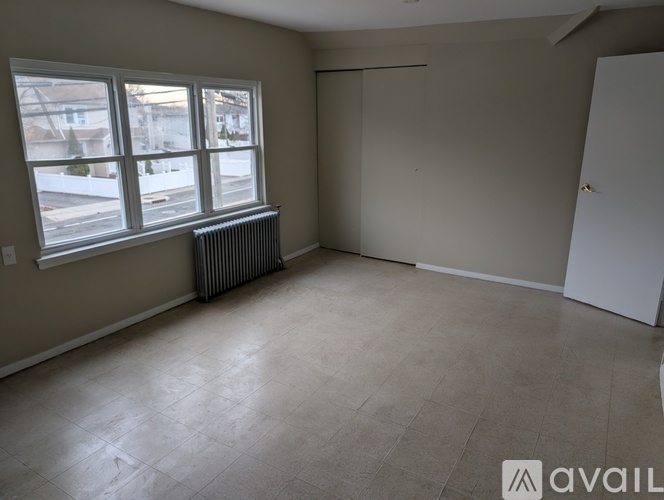 136 Duffy Avenue 5 Beds Single Family Home for Rent - Photo gallery 2