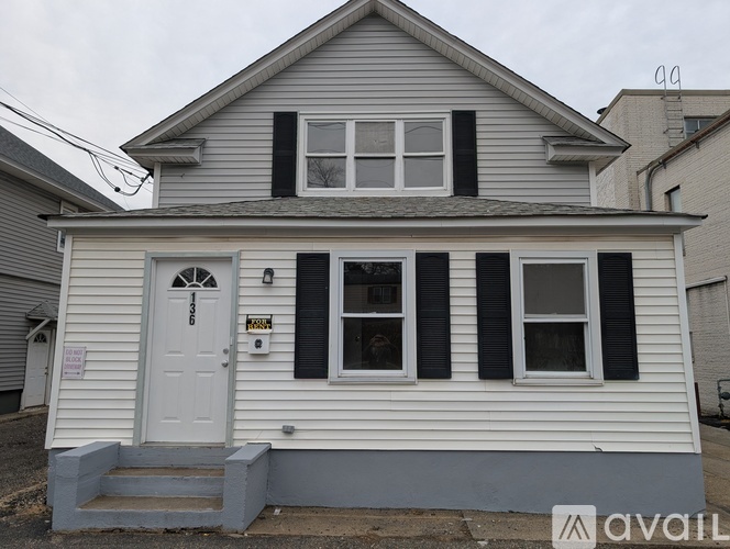 136 Duffy Avenue 5 Beds Single Family Home for Rent - Photo gallery 5