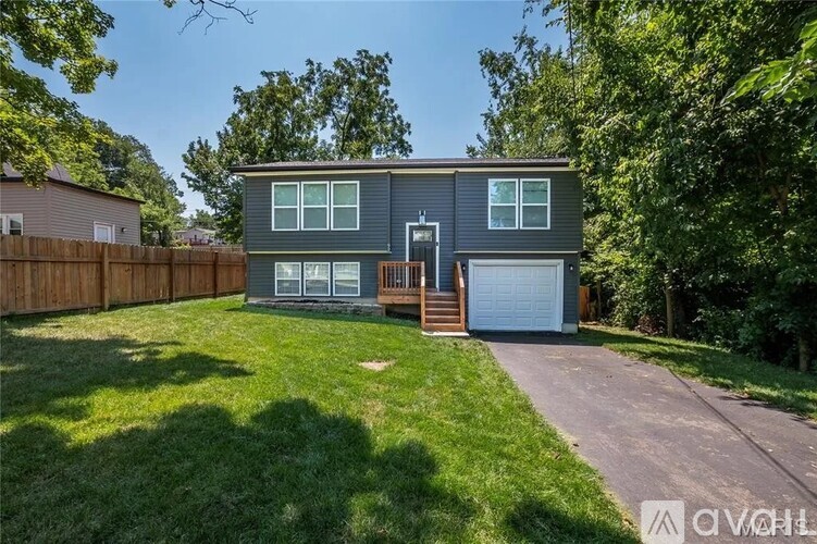 92 West 3rd Street 3 Beds Single Family Home for Rent - Photo gallery 1