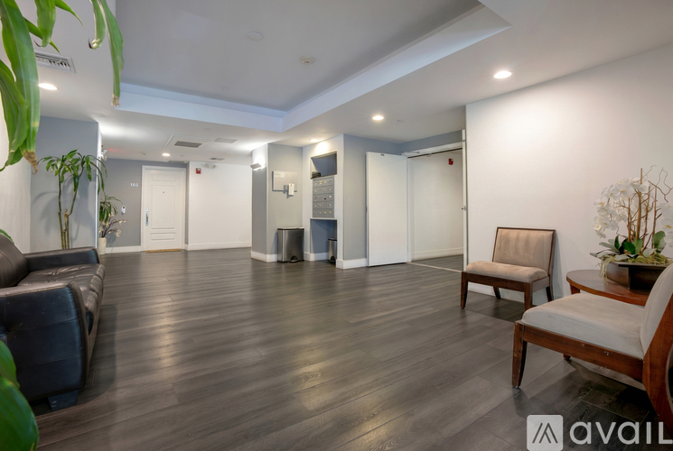 1430 South Beverly Glen Boulevard 2 Beds Condo for Rent - Photo gallery 2