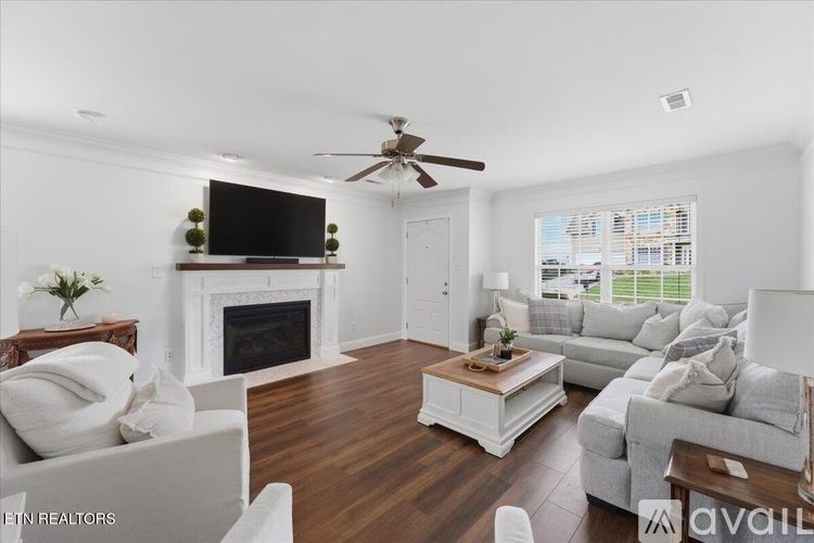 6320 East McMillan Creek Drive 3 Beds Single Family Home for Rent - Photo gallery 2