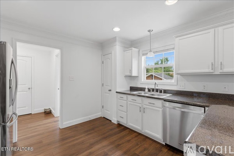 6320 East McMillan Creek Drive 3 Beds Single Family Home for Rent - Photo gallery 4