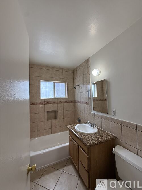 615 East Magnolia Boulevard 2 Beds Apartment for Rent - Photo gallery 1
