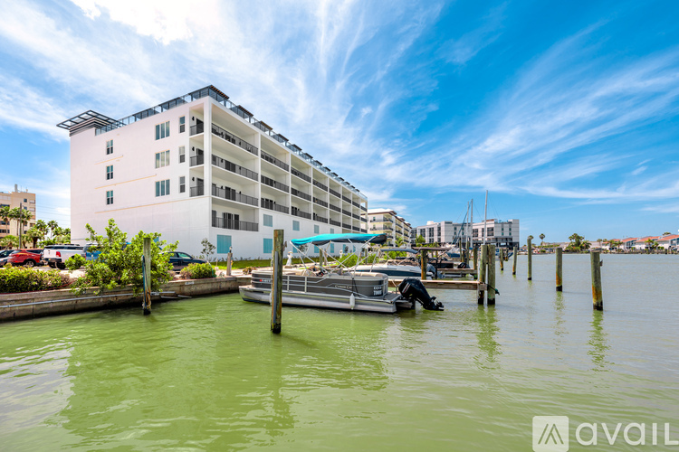 400 150th Ave 3 Beds Apartment for Rent - Photo gallery 2