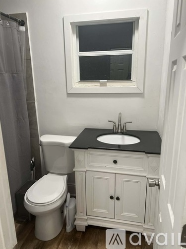 516 NE 4th St 1 Single Family Home for Rent - Photo gallery 5