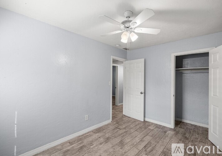 929 Southeast 9th Place 3 Beds Single Family Home for Rent - Photo gallery 5