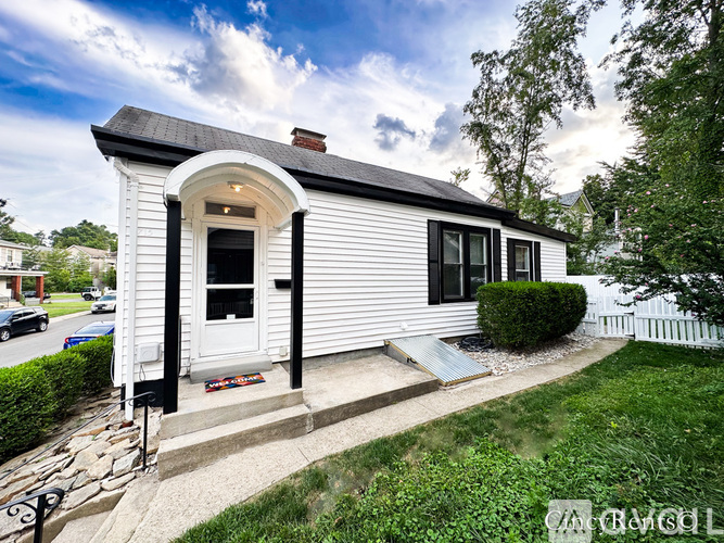 3715 Woodland Ave 2 Beds Single Family Home for Rent - Photo gallery 1