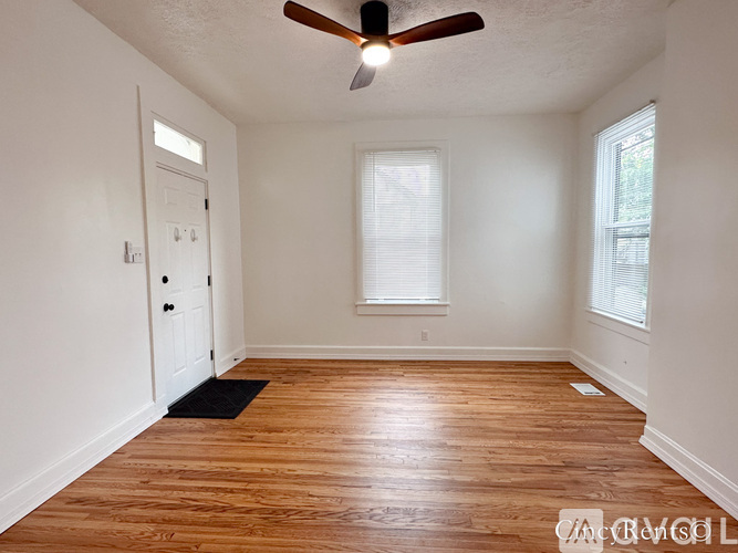 3715 Woodland Ave 2 Beds Single Family Home for Rent - Photo gallery 4