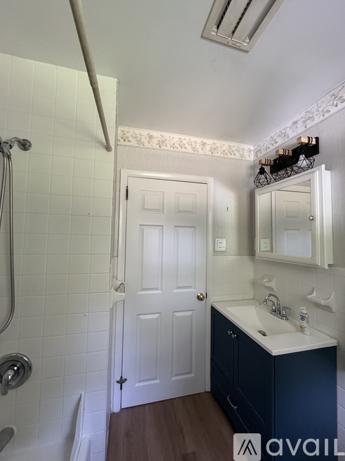 2817 East Oakland Drive 3 Beds Single Family Home for Rent - Photo gallery 3