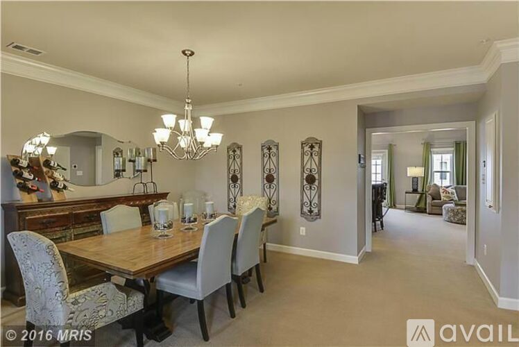 319 Community Center Avenue 3 Beds Condo for Rent - Photo gallery 5