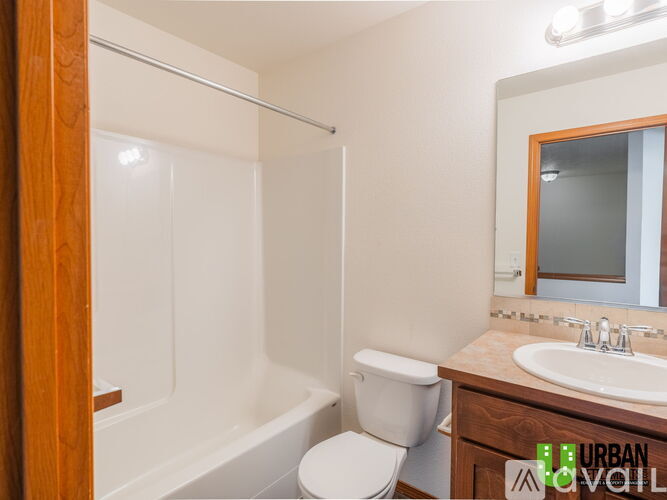 9705 E 4th Ave 3 Beds Townhouse for Rent - Photo gallery 4