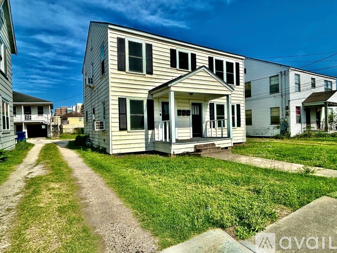 1318 6th St 2 Beds Single Family Home for Rent - Photo gallery 1
