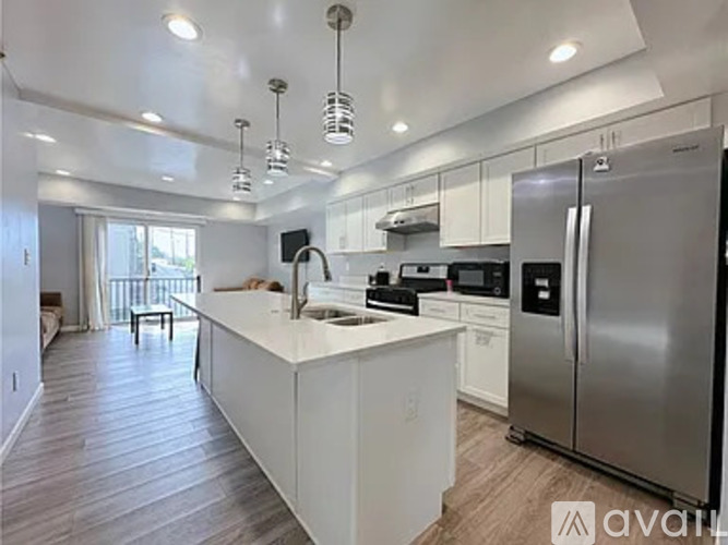 2 German Square 4 Beds Apartment for Rent - Photo gallery 3