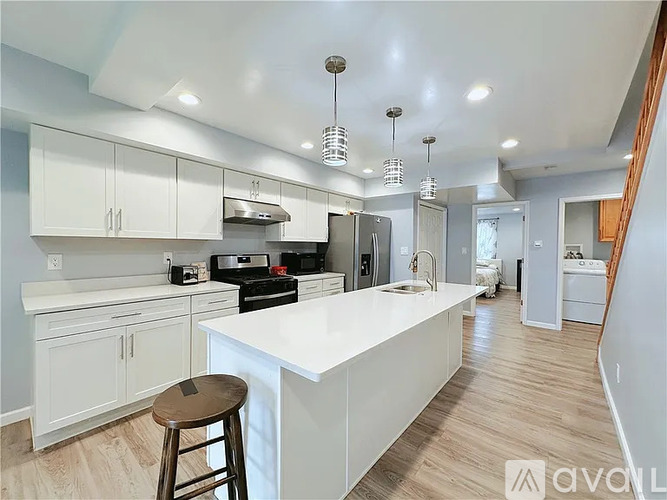2 German Square 4 Beds Apartment for Rent - Photo gallery 5