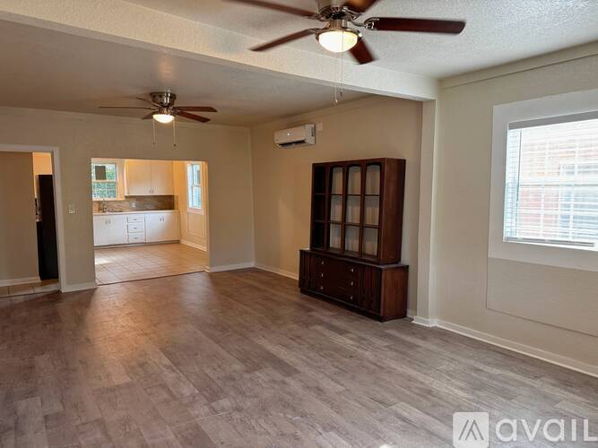 1906 8th St 3 Beds Single Family Home for Rent - Photo gallery 3