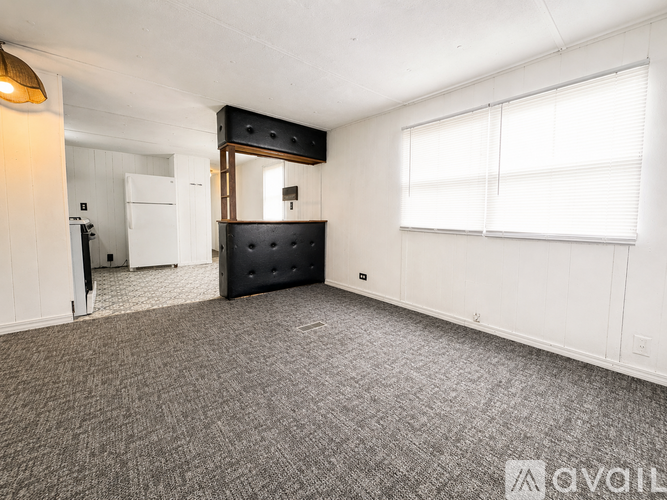 130 East Flint Hills Boulevard 3 Beds Apartment for Rent - Photo gallery 2