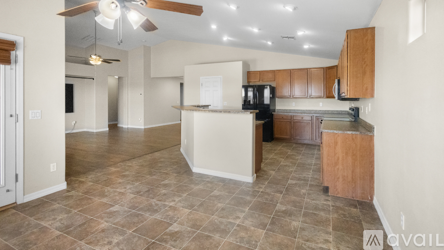 2501 S 255th Dr 4 Beds Single Family Home for Rent - Photo gallery 5