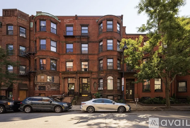 499 Beacon St 2 Beds Apartment for Rent - Photo gallery 1