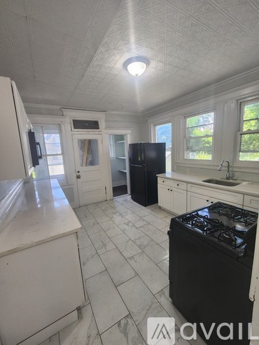 848 S 14th St 3 Beds Apartment for Rent - Photo gallery 3
