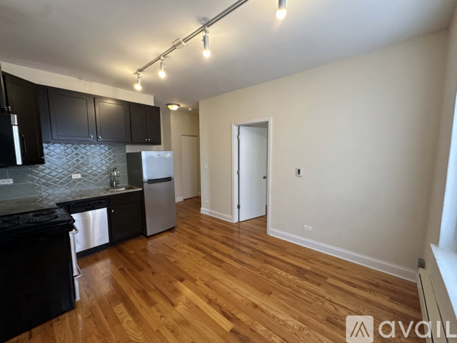 1210 W Granville Ave 1 Apartment for Rent - Photo gallery 3