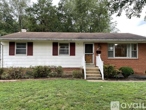 1104 Desale Street Southwest 4 Beds Apartment for Rent