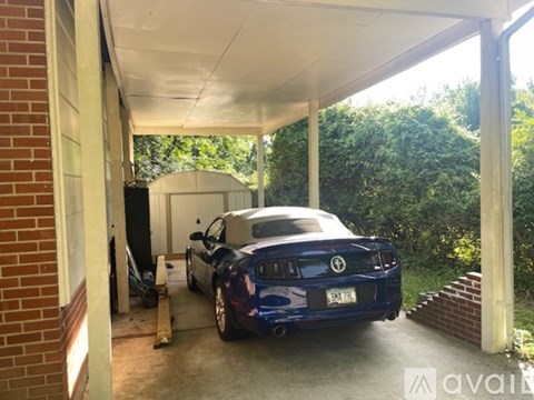 1104 Desale Street Southwest 4 Beds Apartment for Rent